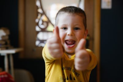 Enfant et garderie à Saint-Isidore-de-Clifton, MRC du Haut-Saint-François, Estrie.