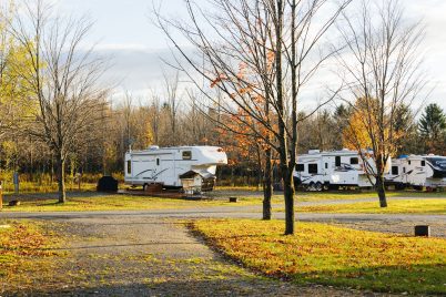 Camping Vert à Saint-Isidore-de-Clifton, MRC du Haut-Saint-François, Estrie.